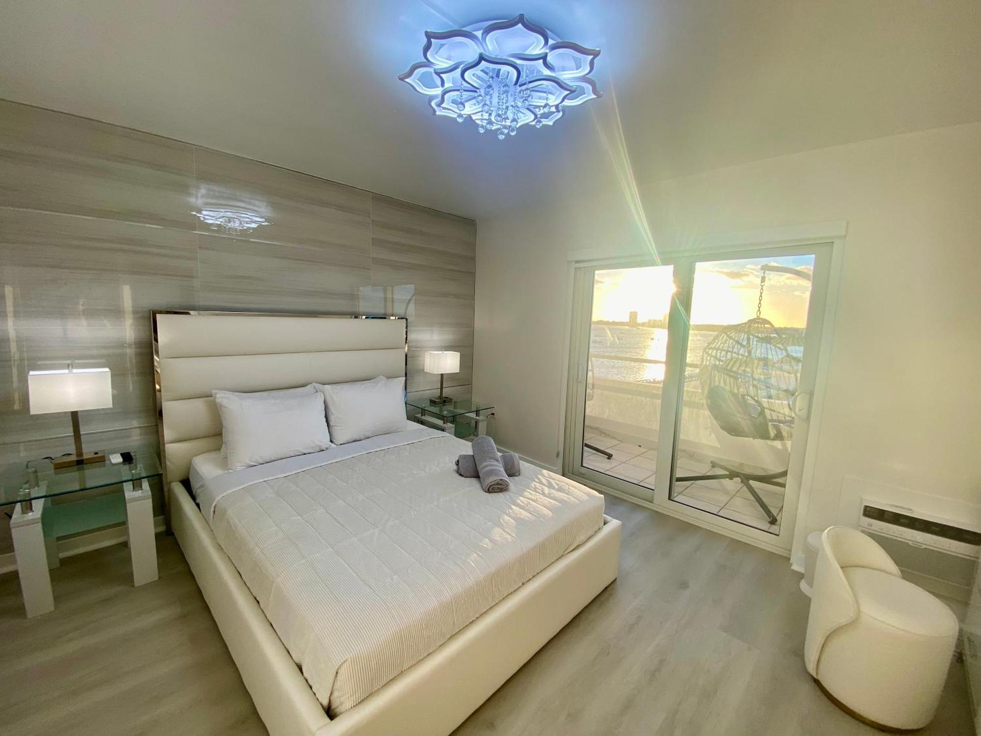 Panoramic Luxurious Waterfront One Bedroom Apartment With Miami Skyline View Free Parking 5Min Drive To Miami Beach Kültér fotó