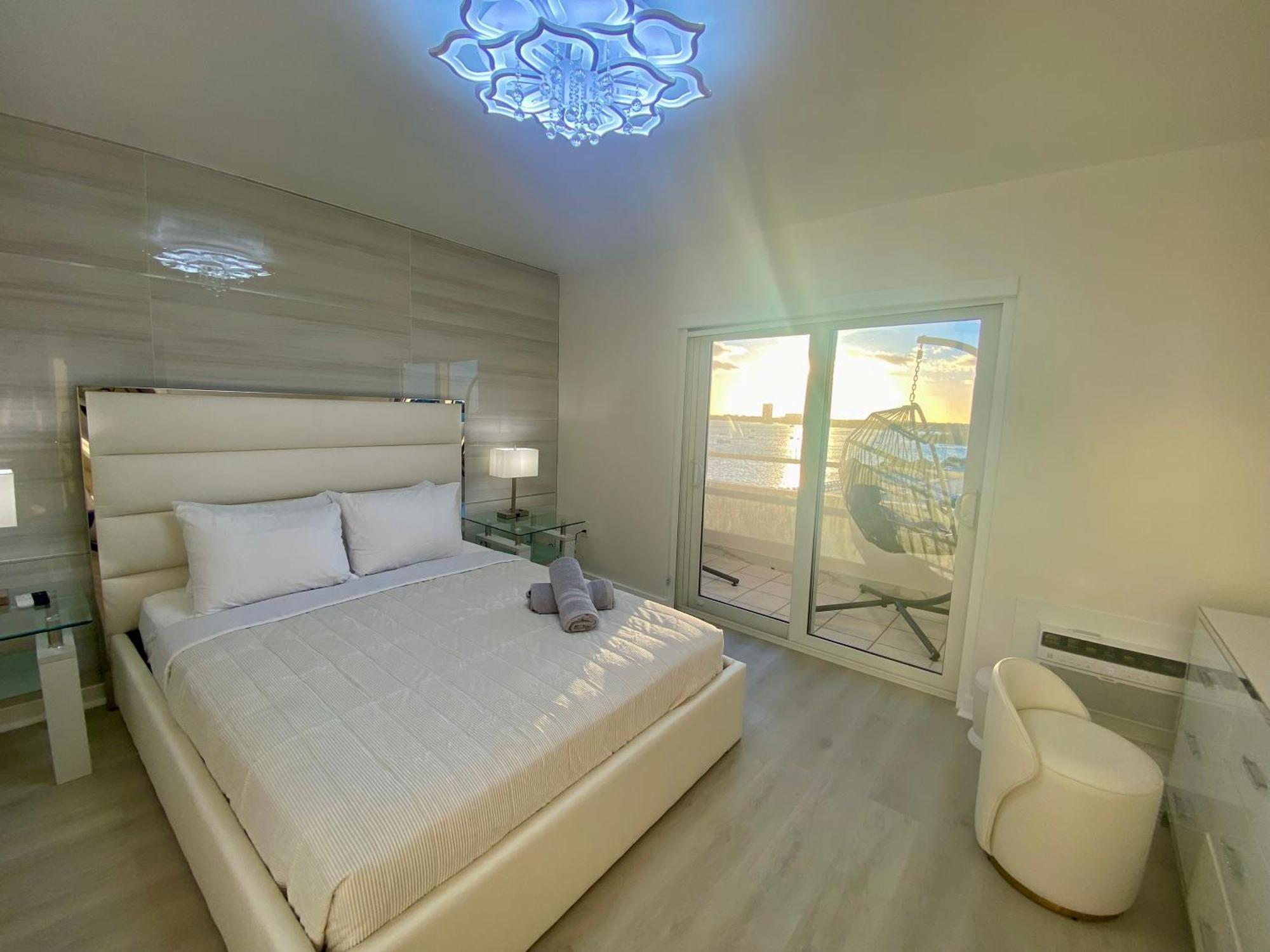 Panoramic Luxurious Waterfront One Bedroom Apartment With Miami Skyline View Free Parking 5Min Drive To Miami Beach Kültér fotó