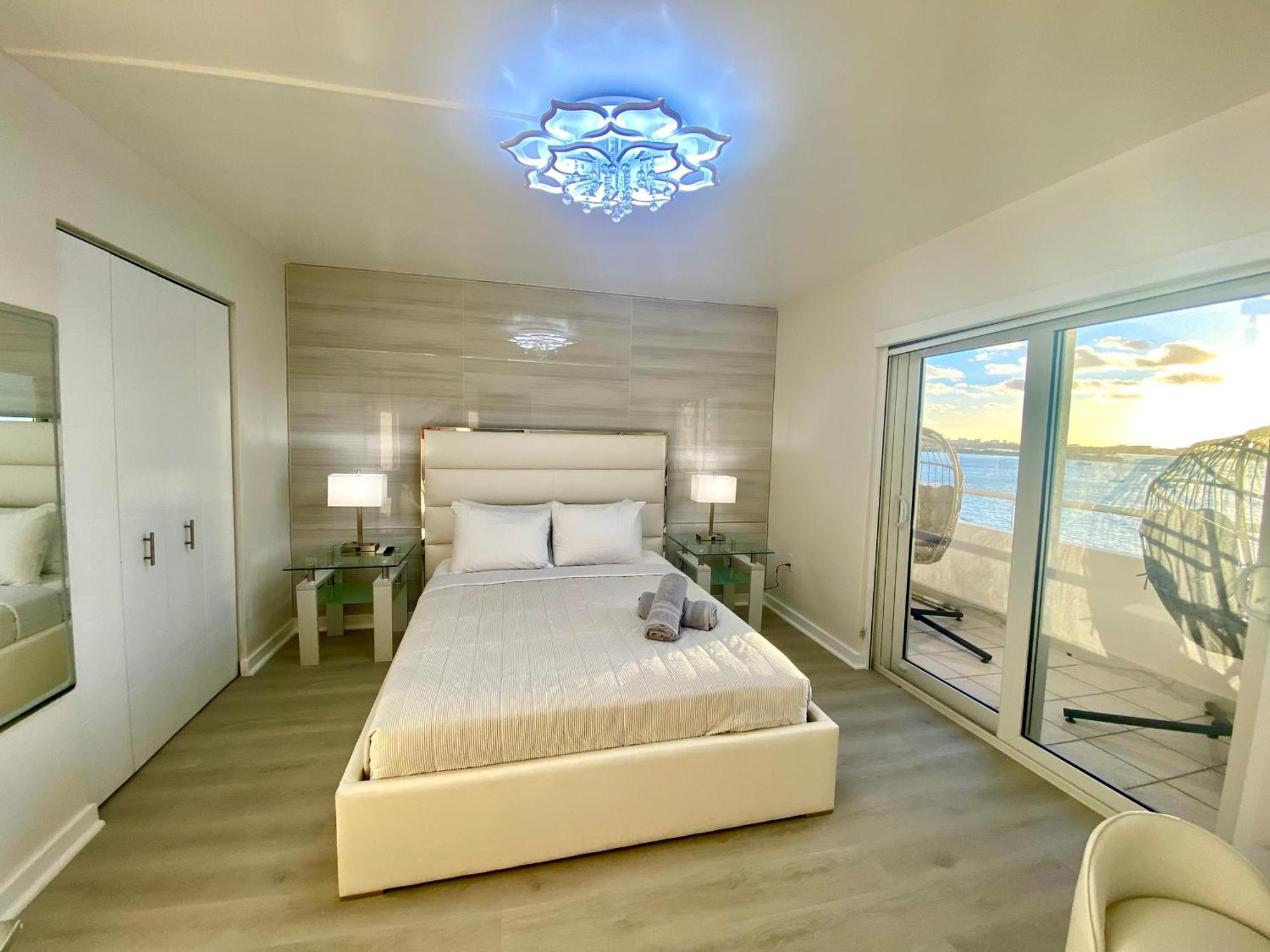 Panoramic Luxurious Waterfront One Bedroom Apartment With Miami Skyline View Free Parking 5Min Drive To Miami Beach Kültér fotó